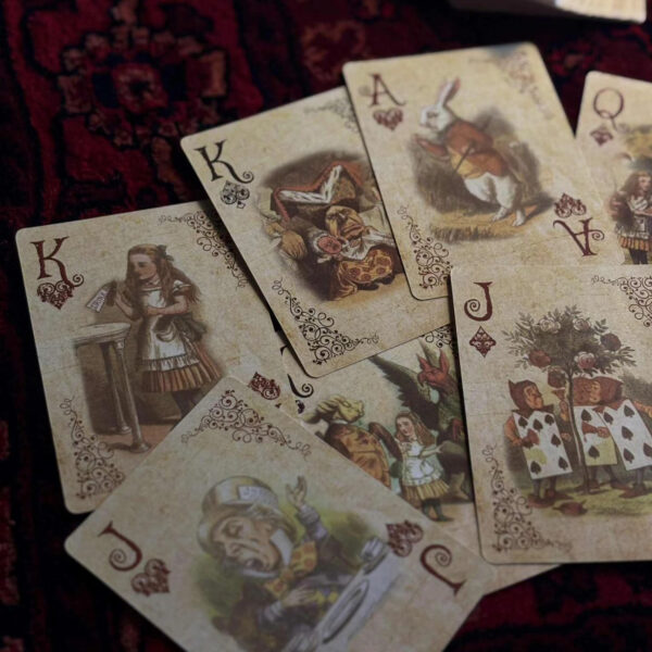 3 төрлийн винтэж хөзөр 'Алис гайхамшгийн оронд'